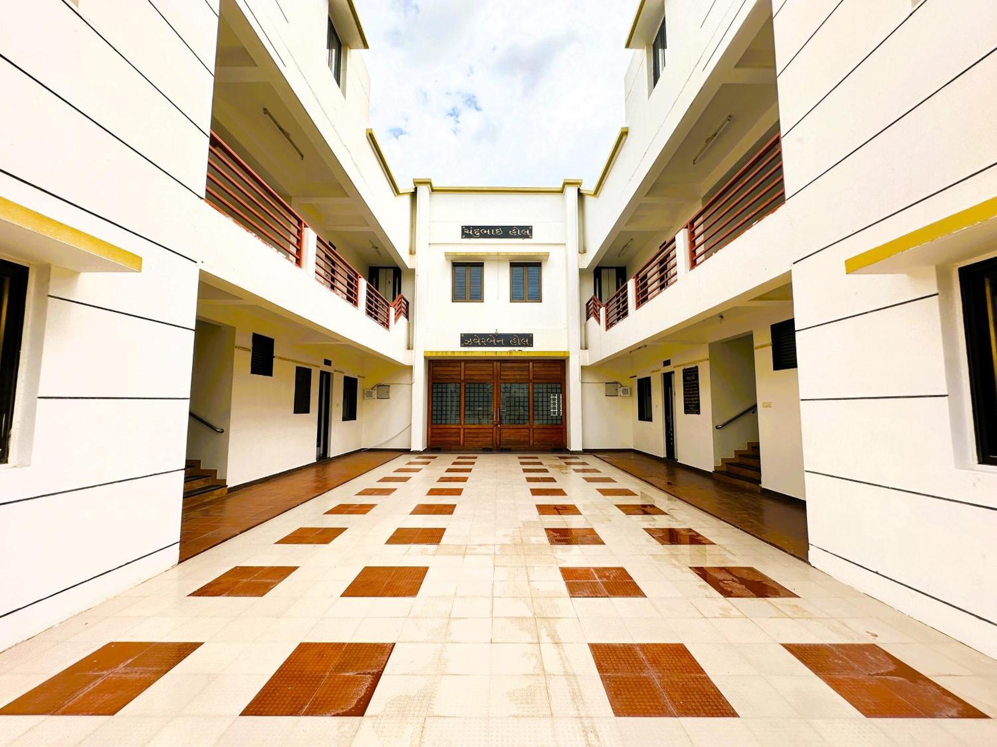 Hotel Ranjan Vadi Bhuj Exterior foto